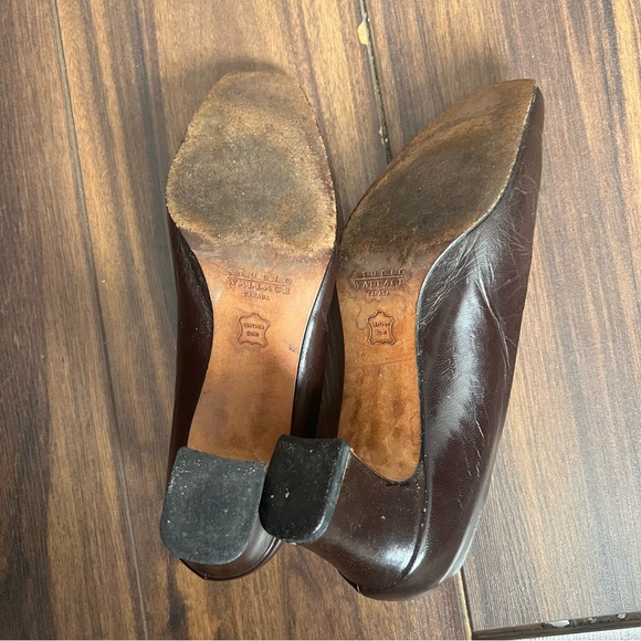 Thomas Wallace Vintage Leather Pumps – Low Heel | Size 6.5 B - Picture 10 of 11